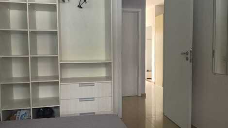 Casa con piscina en Itapoá, capacidad para 8 personas, a 500 m del mar.