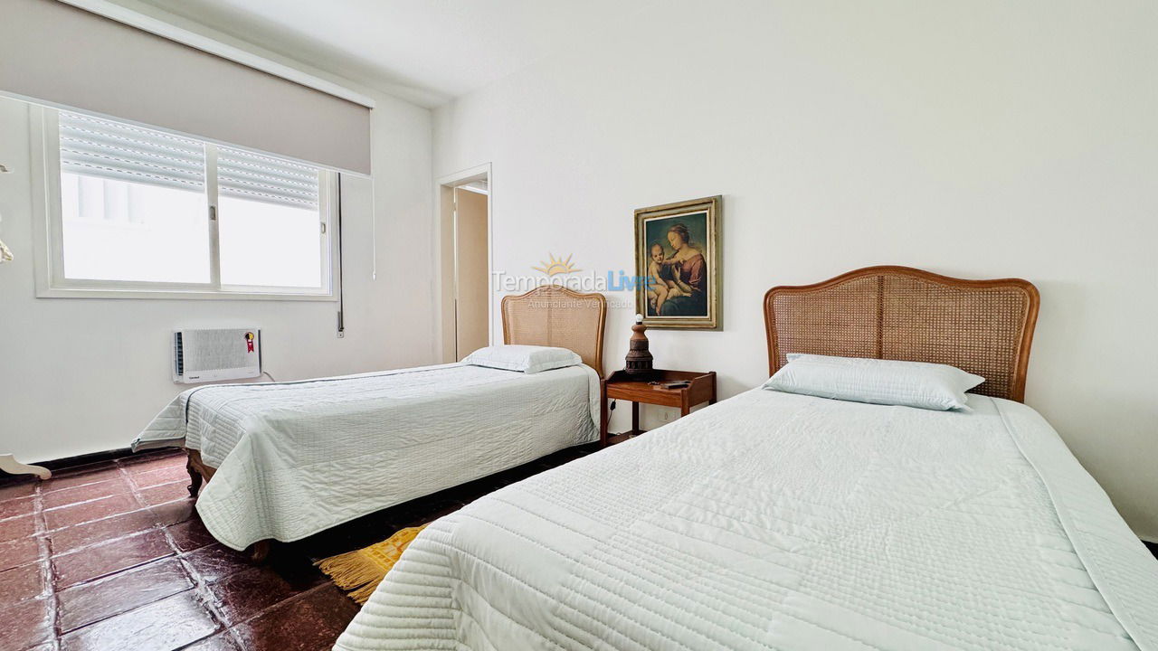 Apartamento para aluguel de temporada em Guarujá (Pitangueiras)