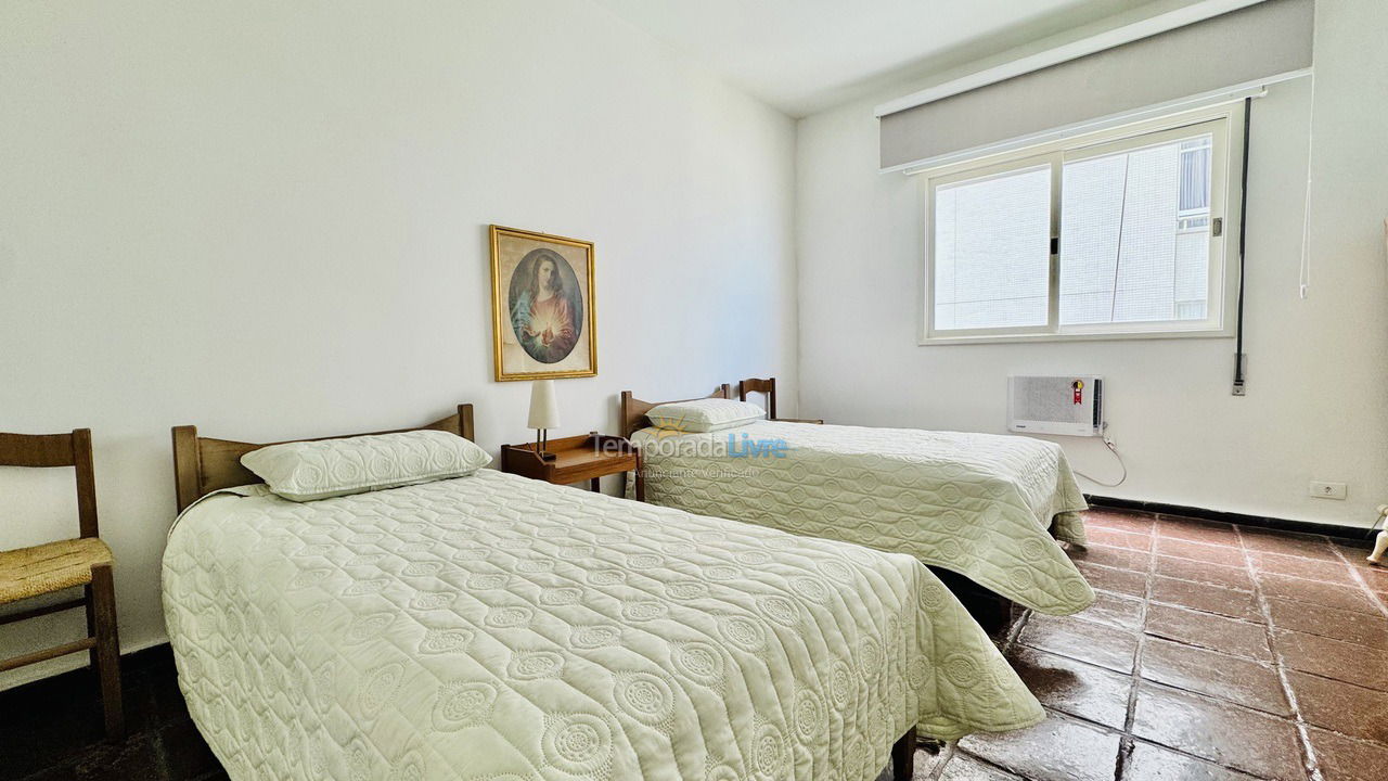 Apartamento para aluguel de temporada em Guarujá (Pitangueiras)