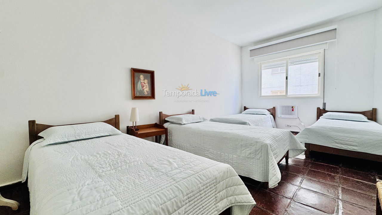 Apartamento para aluguel de temporada em Guarujá (Pitangueiras)