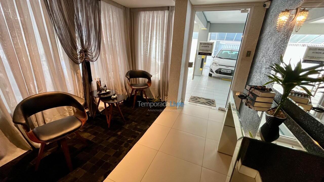 Apartamento para aluguel de temporada em Itapema (Meia Praia)