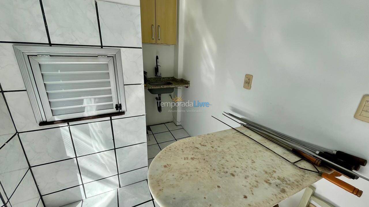 Apartamento para aluguel de temporada em Itapema (Meia Praia)