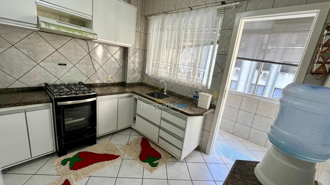 Apartamento para aluguel de temporada em Itapema (Meia Praia)