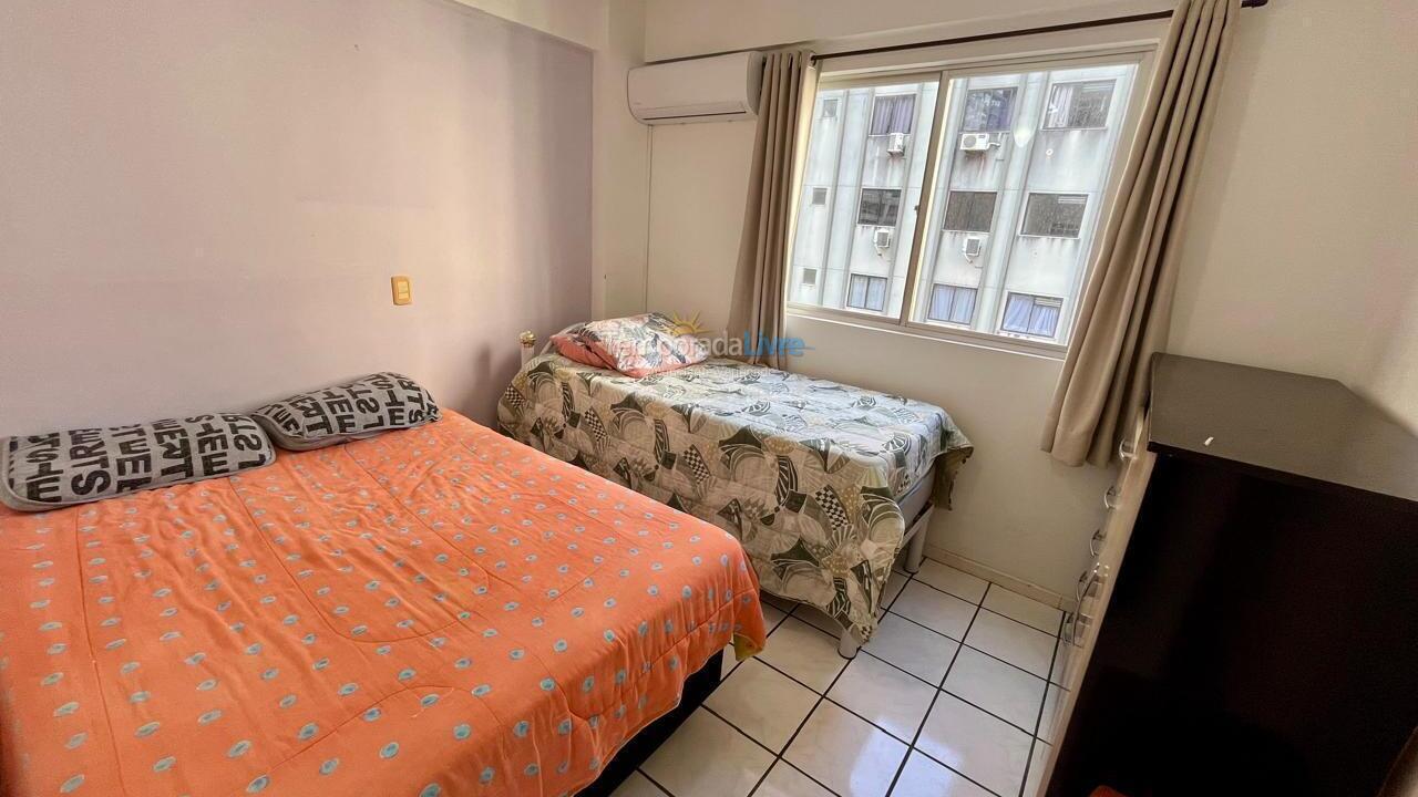 Apartamento para aluguel de temporada em Itapema (Meia Praia)