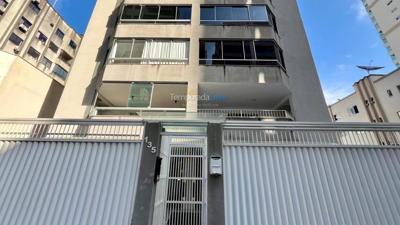 Apartamento para aluguel de temporada em Itapema (Meia Praia)