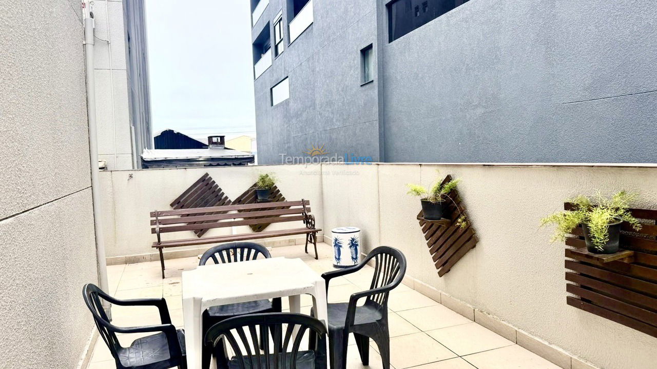 Apartamento para aluguel de temporada em Bombinhas (Praia de Bombas)