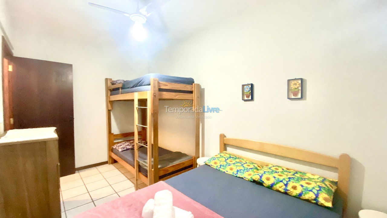 Apartamento para aluguel de temporada em Bombinhas (Praia de Bombas)