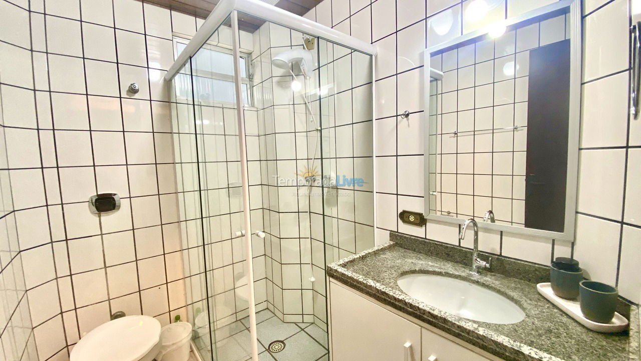 Apartamento para aluguel de temporada em Bombinhas (Praia de Bombas)