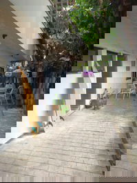 Apartamento estudio Enseada Beach a 3 cuadras de la playa