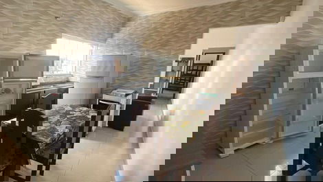 Casa com piscina pertinho do mar.