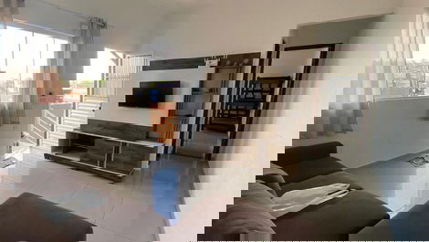 Casa com piscina pertinho do mar.