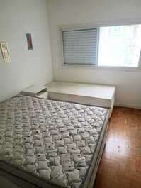 Apartamento en São Vicente, a 100 metros de la playa, con capacidad para 5 personas.