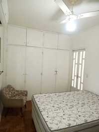 Apartamento en São Vicente, a 100 metros de la playa, con capacidad para 5 personas.