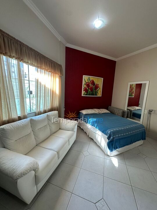 Apartment for vacation rental in Governador Celso Ramos (Praia de Palmas)