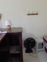 Kitnet 250 metros da Praia dos Milionários