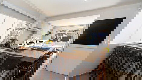 Incrível casa com piscina no Mariscal!