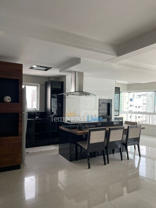 Casa para aluguel de temporada em Balneário Camboriú (Barra Sul)