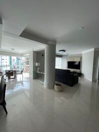 Apartamento pertinho da praia em Balneário Camboriú