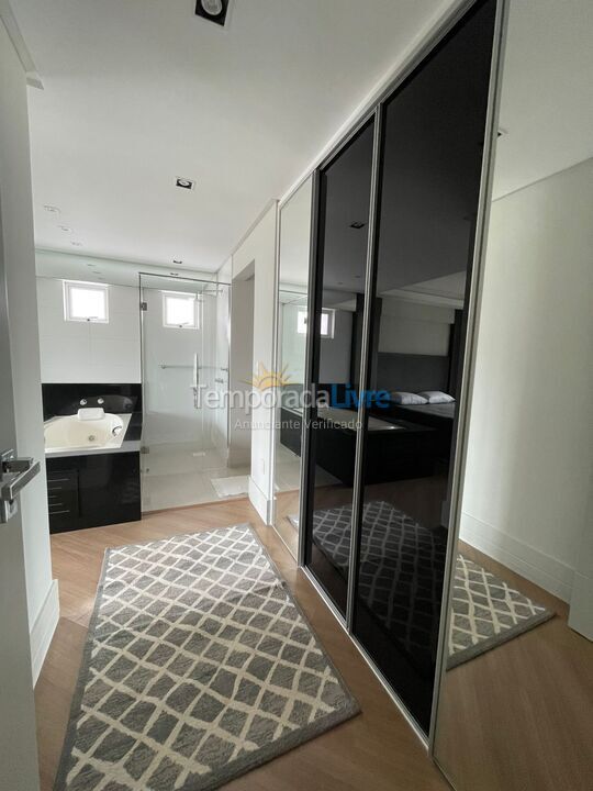 Casa para aluguel de temporada em Balneário Camboriú (Barra Sul)