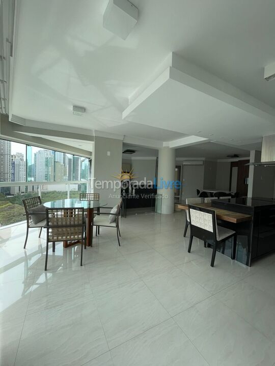 Casa para aluguel de temporada em Balneário Camboriú (Barra Sul)