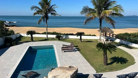 Casa de frente para o Mar em Balneário Camboriú