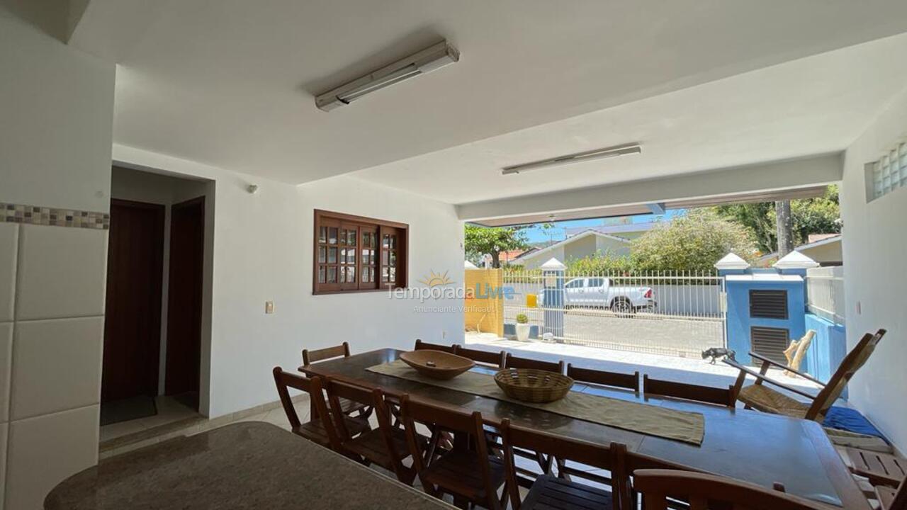 Casa para alquiler de vacaciones em Bombinhas (Canto Grande)