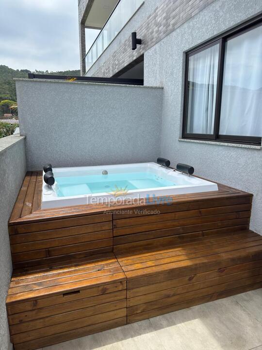 Apartment for vacation rental in Bombinhas (Praia de Bombas)