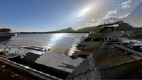 Casa em condomínio marina no Guarujá