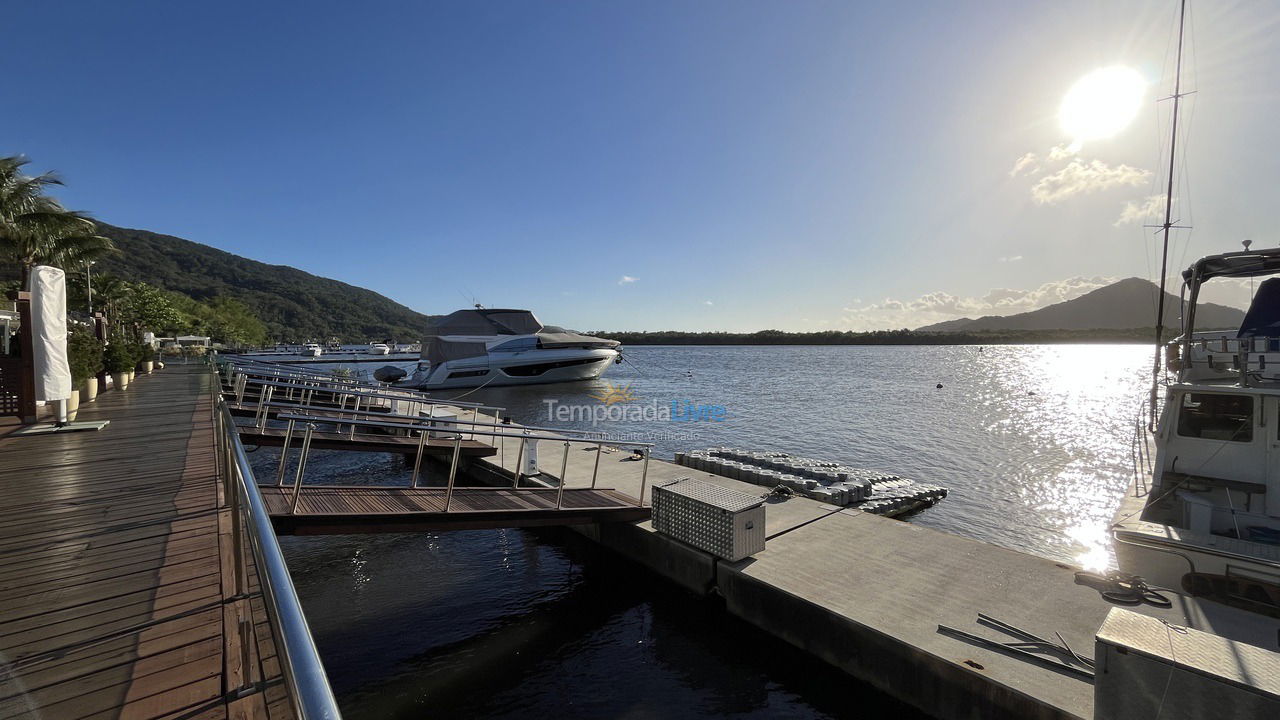 Casa para aluguel de temporada em Guarujá (Tujucupava)
