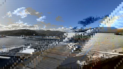 Casa em condomínio marina no Guarujá