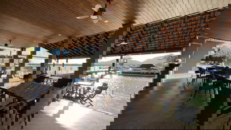 Casa em condomínio marina no Guarujá