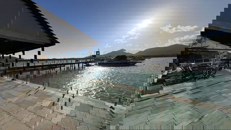 Casa em condomínio marina no Guarujá