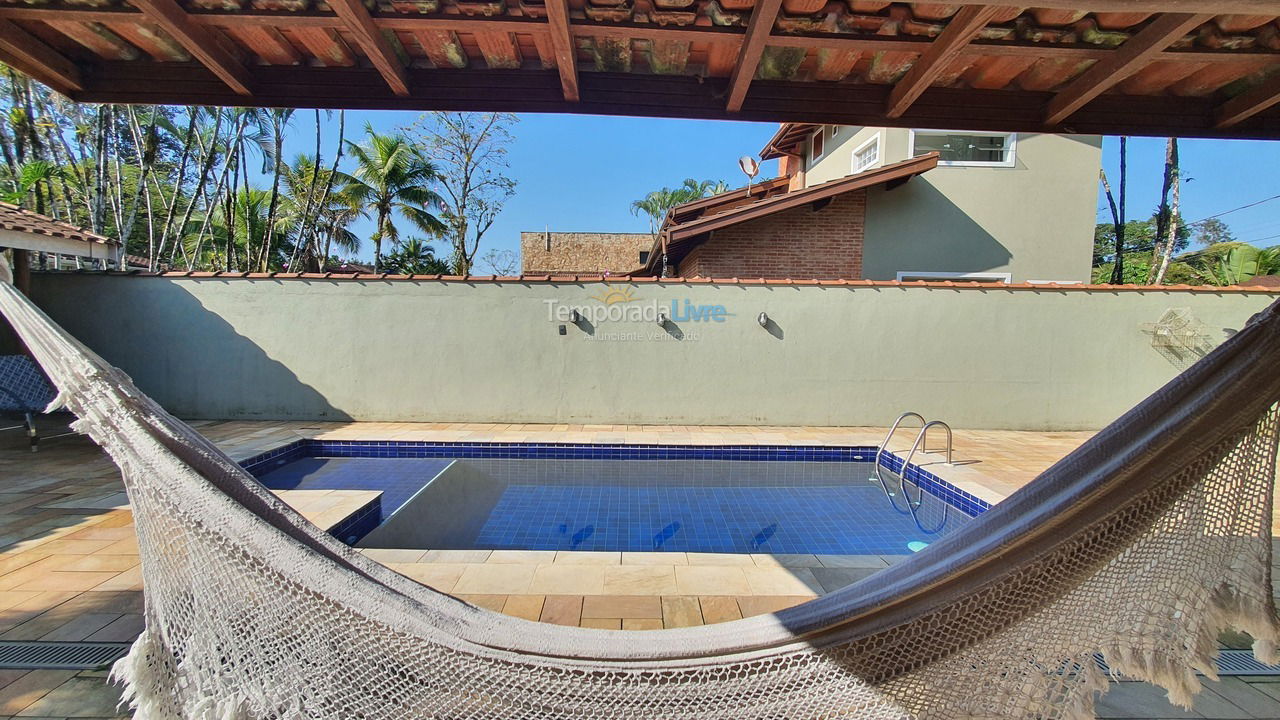 Casa para aluguel de temporada em Ubatuba (Praia de Itamambuca)