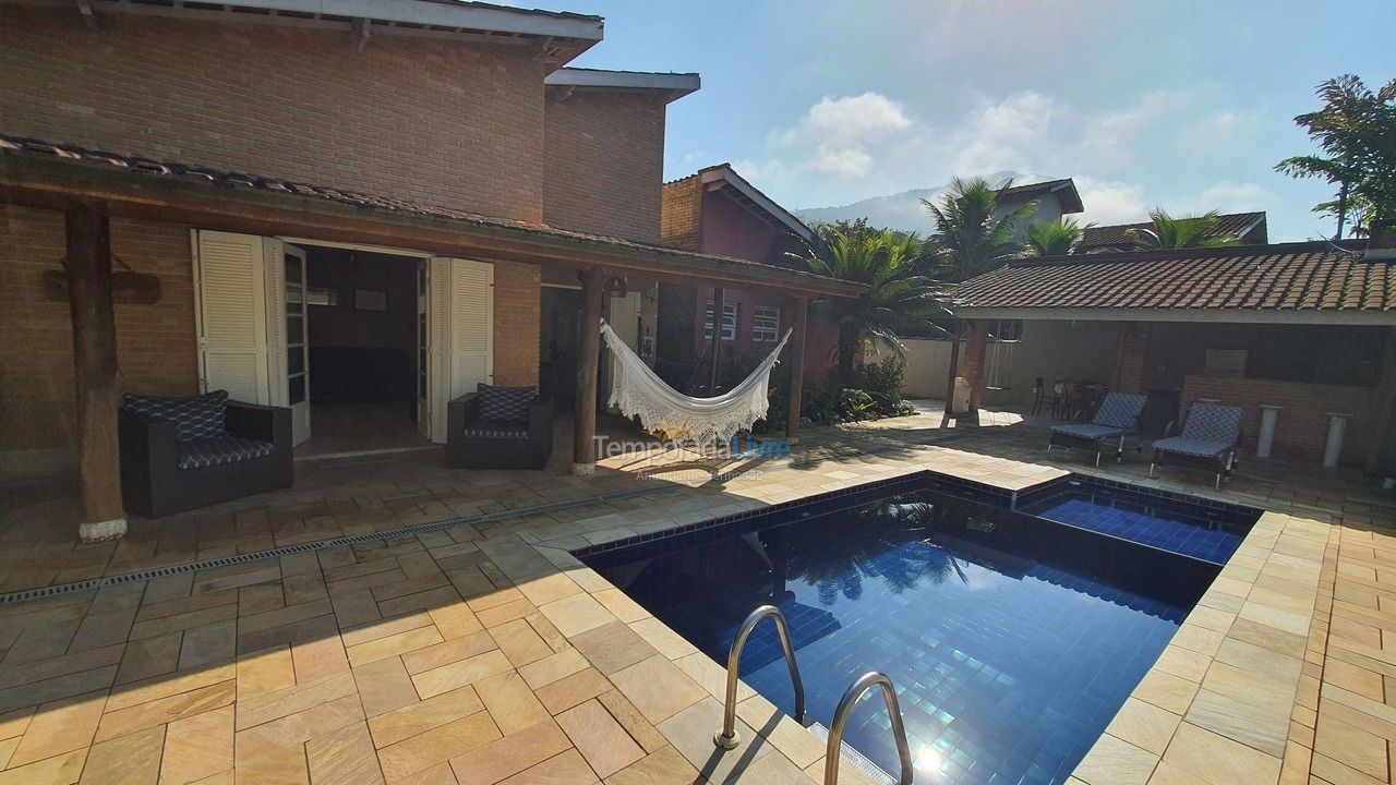 Casa para aluguel de temporada em Ubatuba (Praia de Itamambuca)