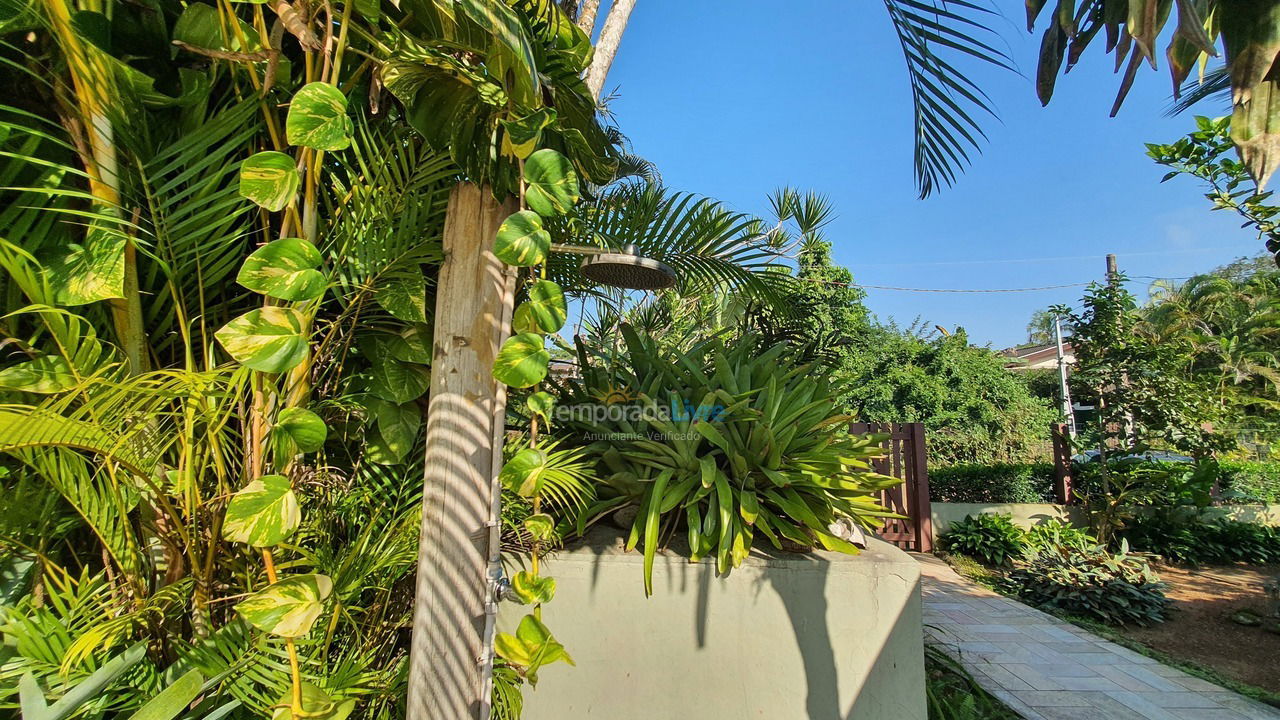 Casa para aluguel de temporada em Ubatuba (Praia de Itamambuca)