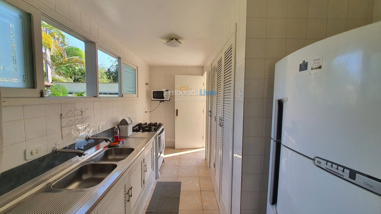 Casa para aluguel de temporada em Ubatuba (Praia de Itamambuca)