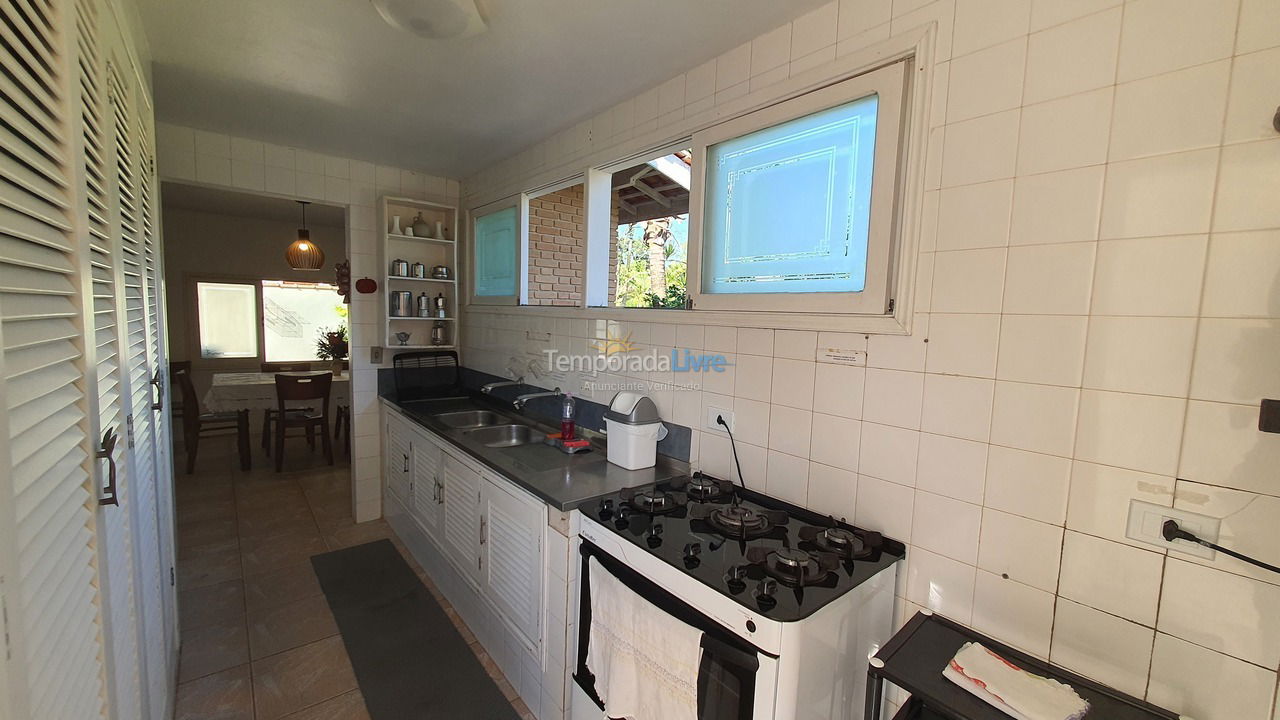 Casa para aluguel de temporada em Ubatuba (Praia de Itamambuca)