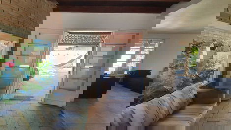 Descanso e diversão a apenas 350m da praia de Itamambuca