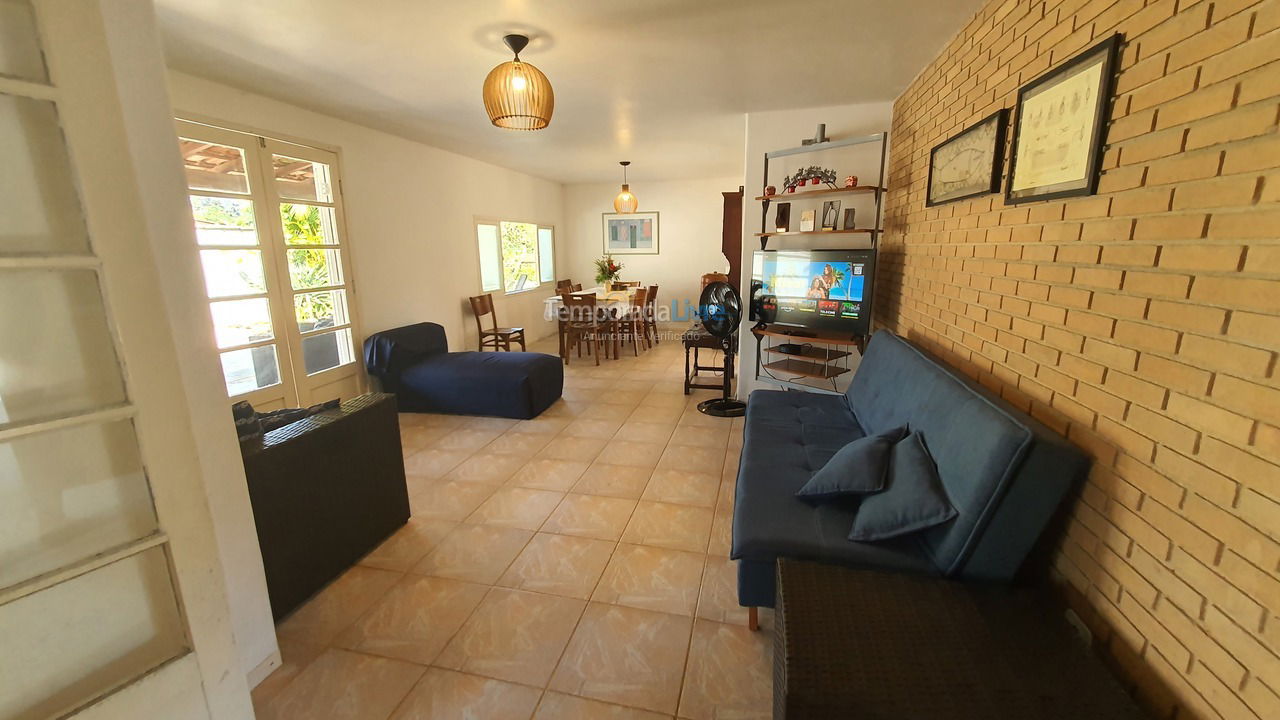 Casa para aluguel de temporada em Ubatuba (Praia de Itamambuca)