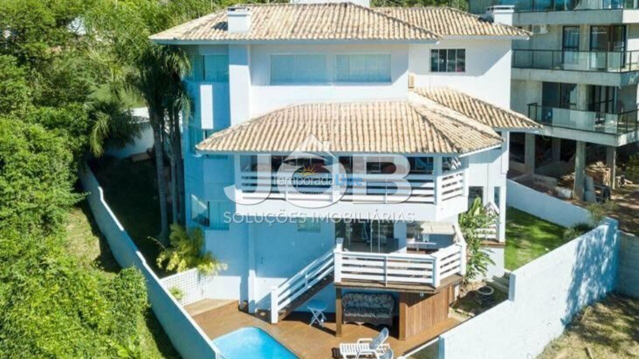 Casa para aluguel de temporada em Bombinhas (Praia de Zimbros)