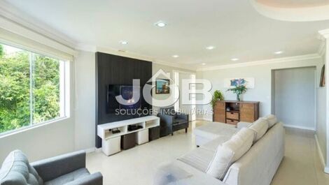 Casa luxuosa para 14 pessoas na praia de Zimbros em Bombinhas