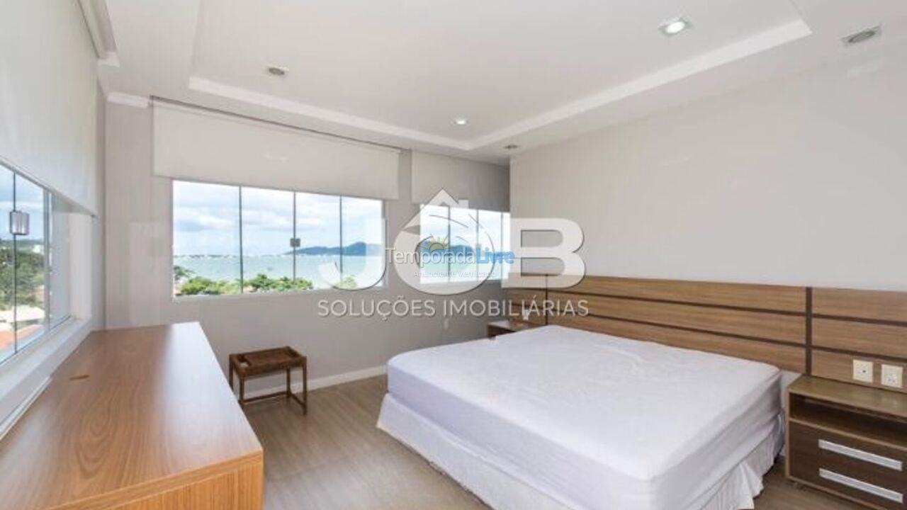 Casa para aluguel de temporada em Bombinhas (Praia de Zimbros)