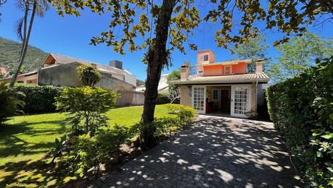 Casa de 3 dormitorios en Cachoeira do Bom Jesus.