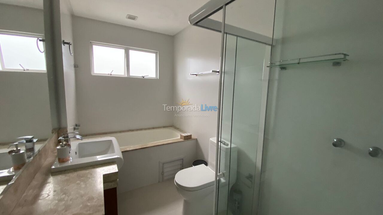 Apartamento para aluguel de temporada em Balneário Camboriú (Praia Central)