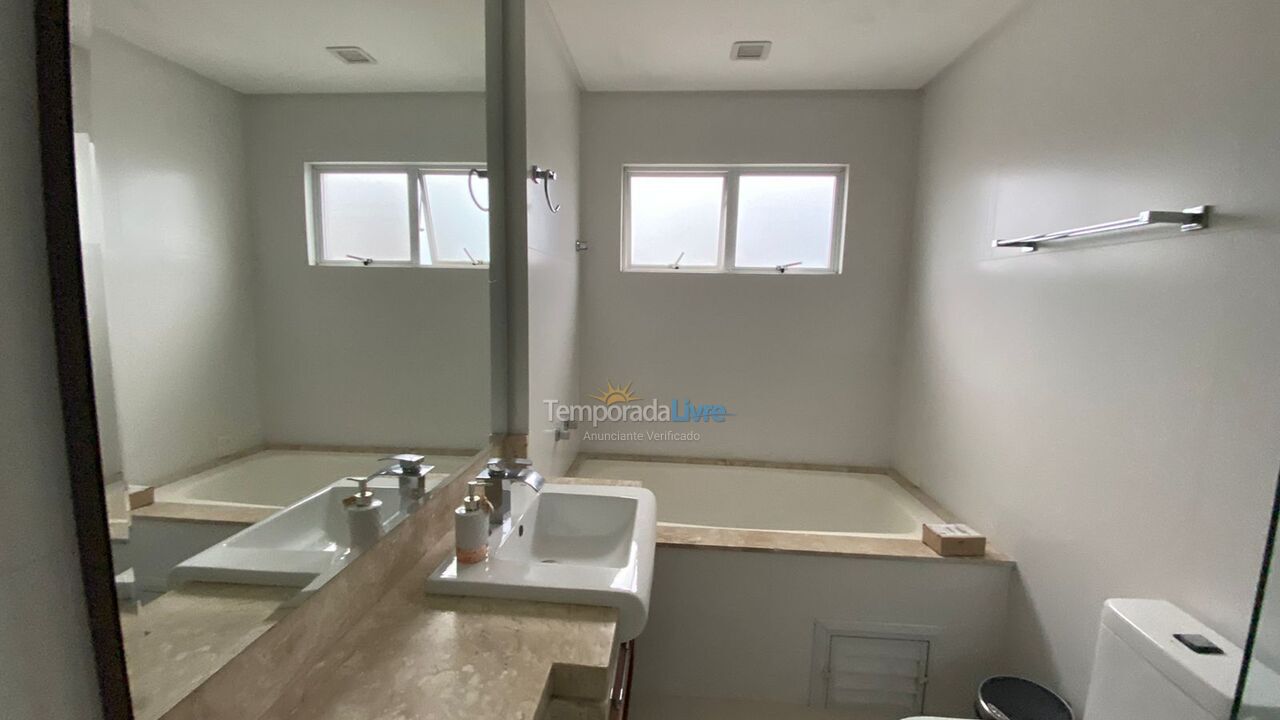 Apartamento para aluguel de temporada em Balneário Camboriú (Praia Central)