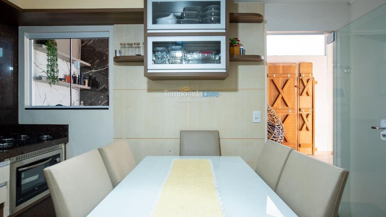 Casa para aluguel de temporada em Bombinhas (Praia de Zimbros)