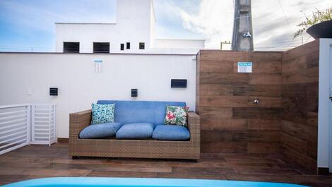 Casa de 2 pisos com piscina na praia de zimbros