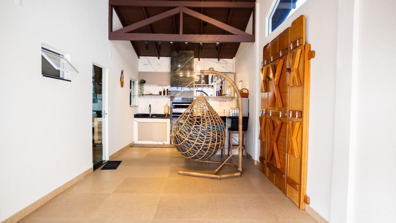 Casa para aluguel de temporada em Bombinhas (Praia de Zimbros)