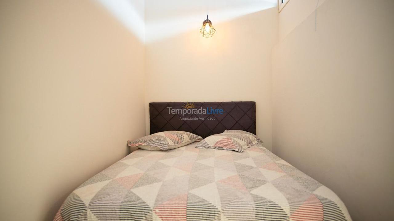 Casa para aluguel de temporada em Bombinhas (Praia de Zimbros)