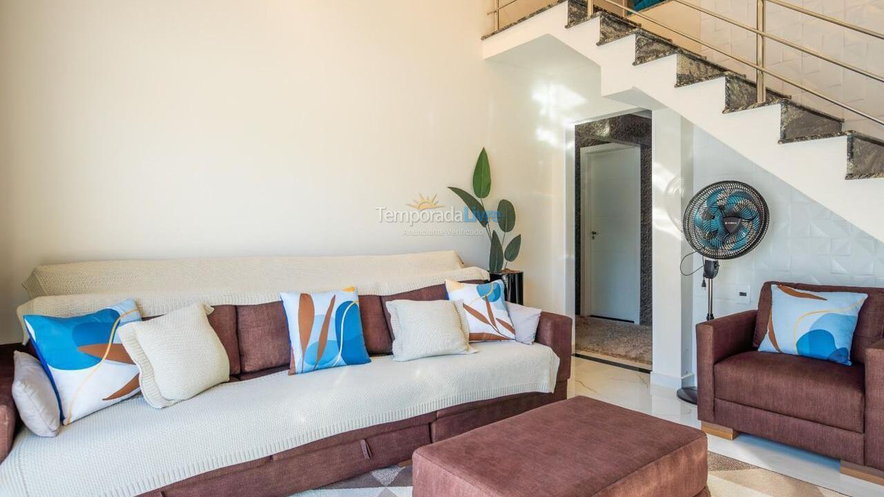 Casa para aluguel de temporada em Bombinhas (Praia de Zimbros)